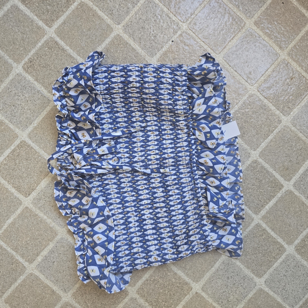She + Sky Blue and White Patterned Crop Top